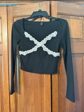 SHEIN Black Long-Sleeve Crop Top with White Lace Cross Detail
